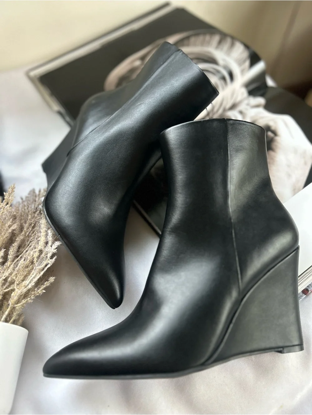 Worthington 8 new Sleek Black Pointed Wedge Ankle Boots